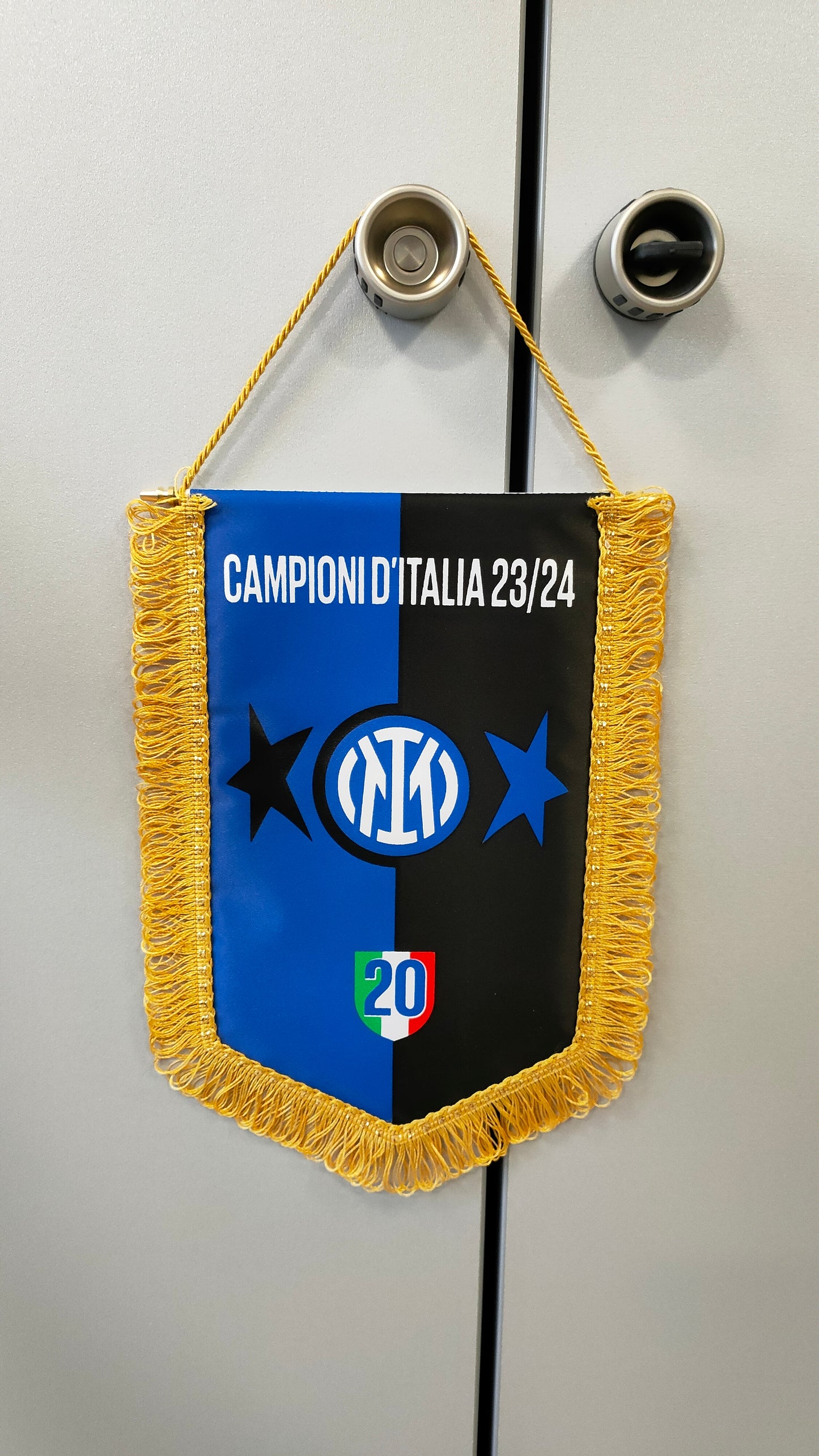 INTER - GAGLIARDETTO CELEBRATIVO SCUDETTO 28X20 CM